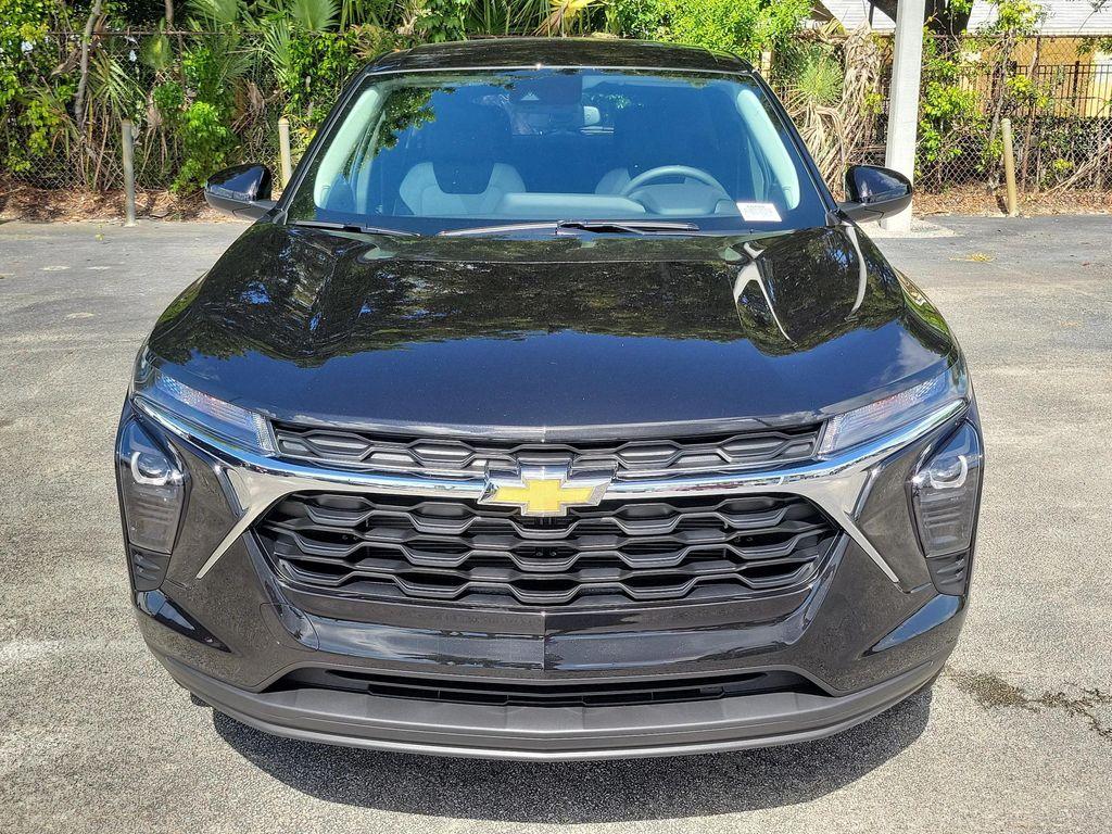 new 2025 Chevrolet Trax car, priced at $22,385