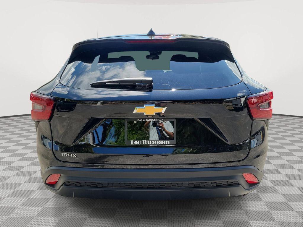 new 2025 Chevrolet Trax car, priced at $22,385
