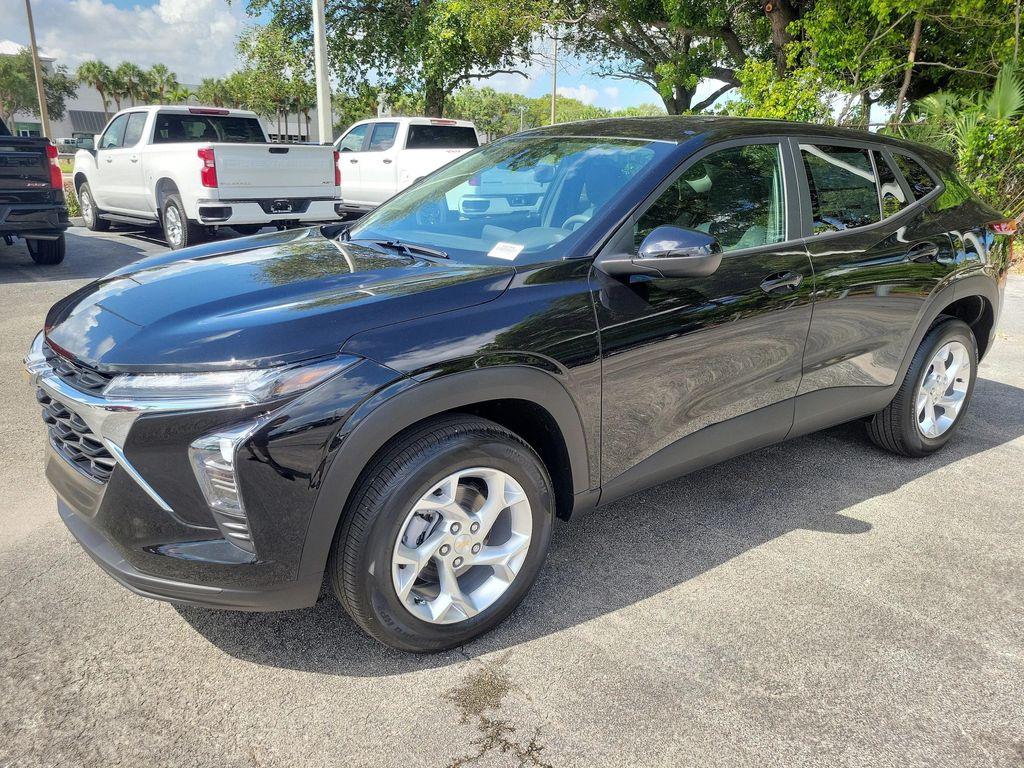 new 2025 Chevrolet Trax car, priced at $22,385