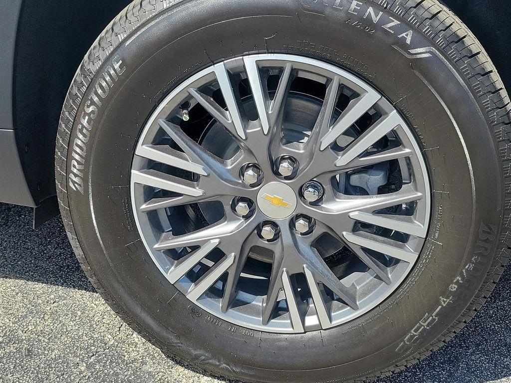 new 2026 Chevrolet Traverse car, priced at $43,089