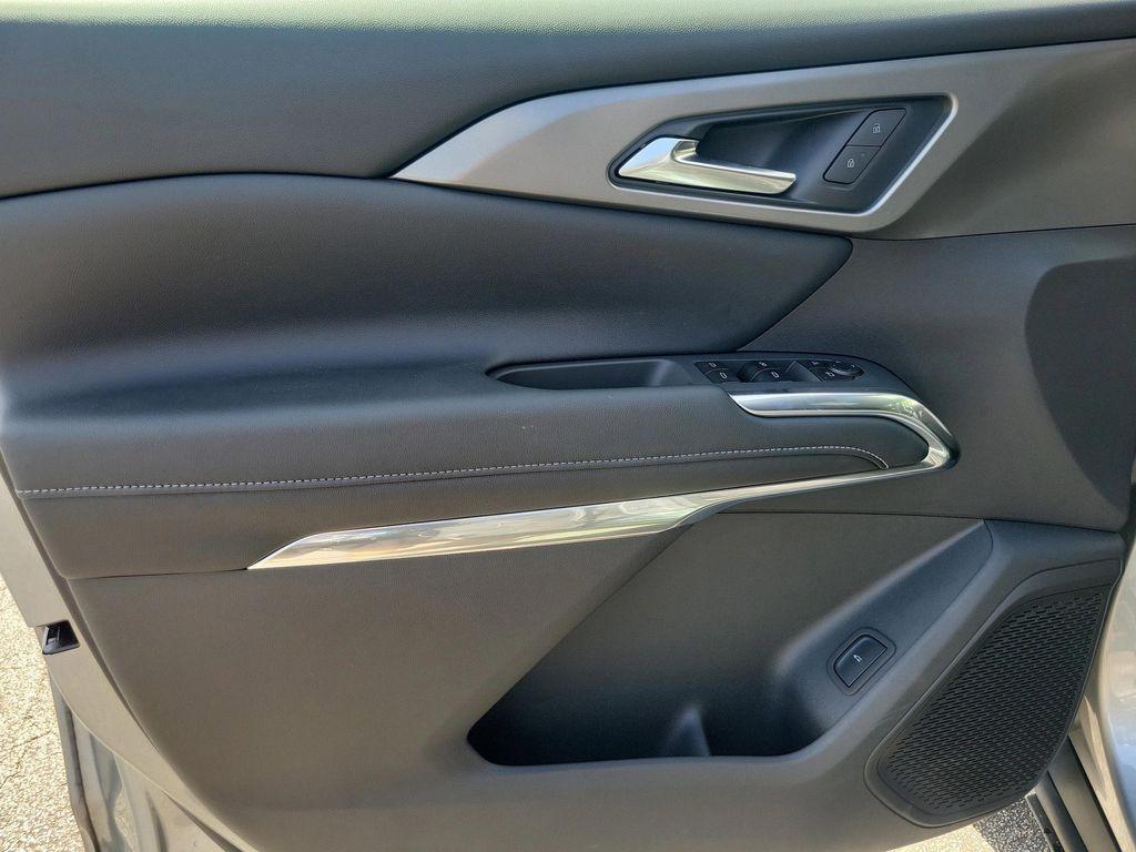new 2026 Chevrolet Traverse car, priced at $43,089