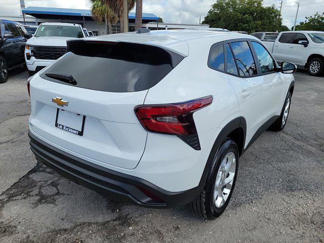 new 2025 Chevrolet Trax car, priced at $21,366