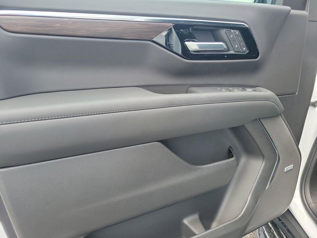 new 2026 Chevrolet Suburban car, priced at $71,519