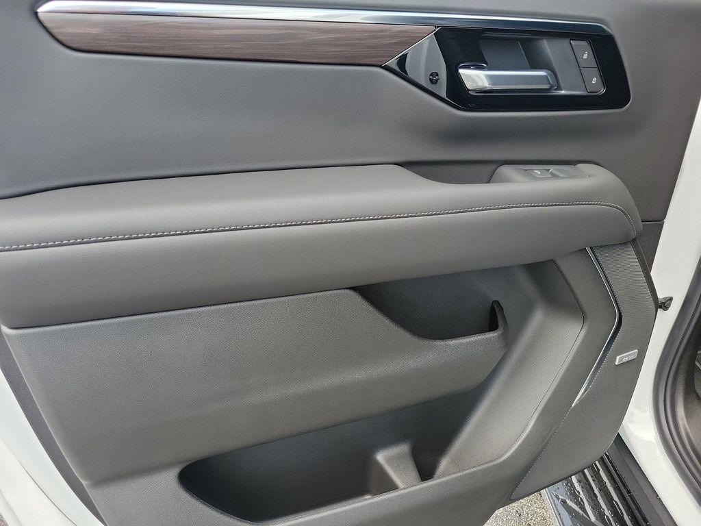 new 2026 Chevrolet Suburban car, priced at $71,519