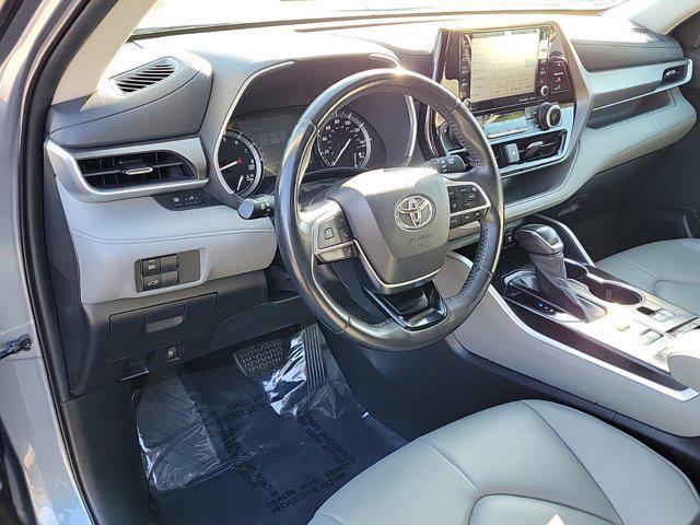 used 2020 Toyota Highlander car, priced at $29,560