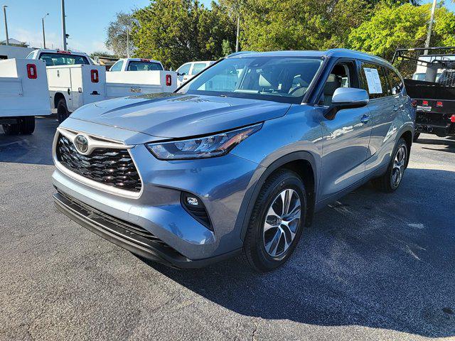 used 2020 Toyota Highlander car, priced at $29,560