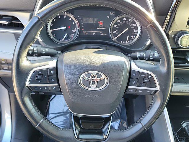 used 2020 Toyota Highlander car, priced at $29,560