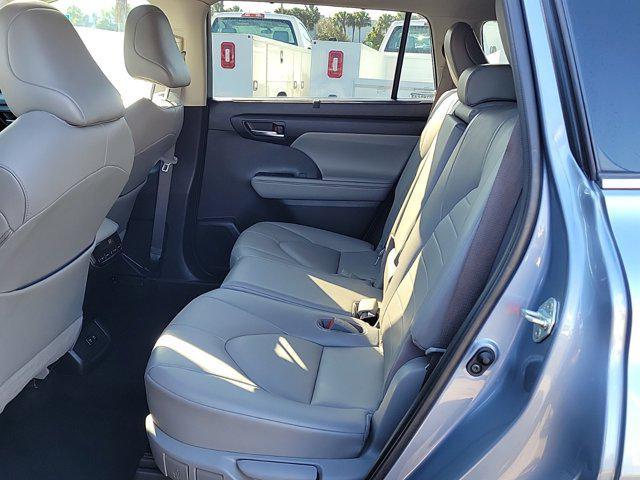 used 2020 Toyota Highlander car, priced at $29,560