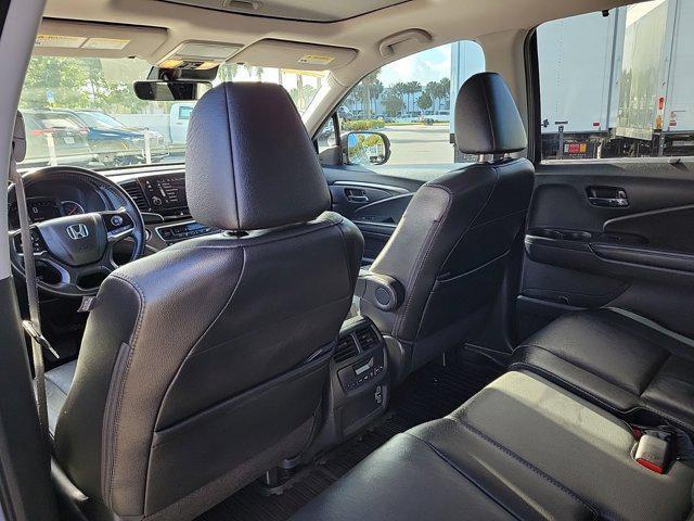 used 2022 Honda Pilot car, priced at $25,996