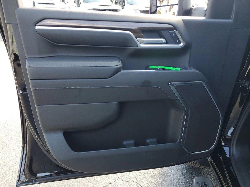 new 2025 Chevrolet Silverado 2500 car, priced at $61,662