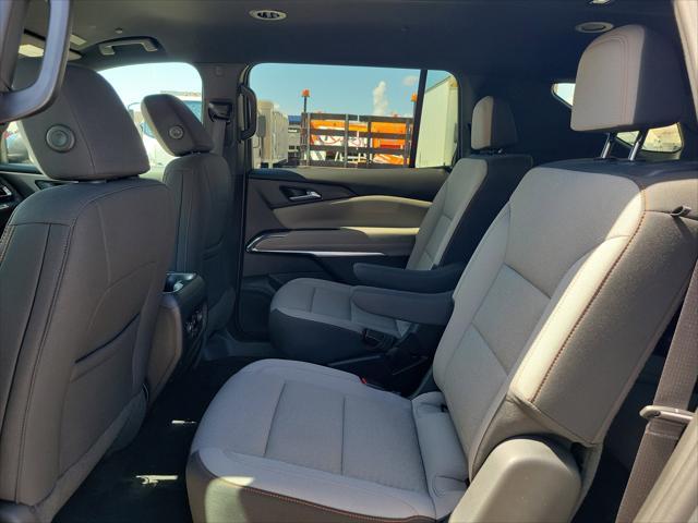 used 2024 Chevrolet Traverse car, priced at $36,997