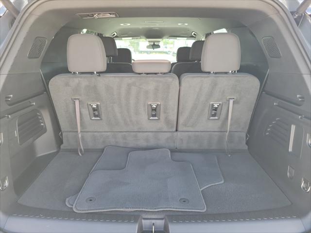 used 2024 Chevrolet Traverse car, priced at $36,997