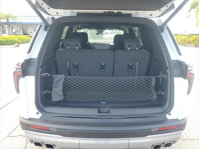 new 2025 Chevrolet Traverse car, priced at $41,179