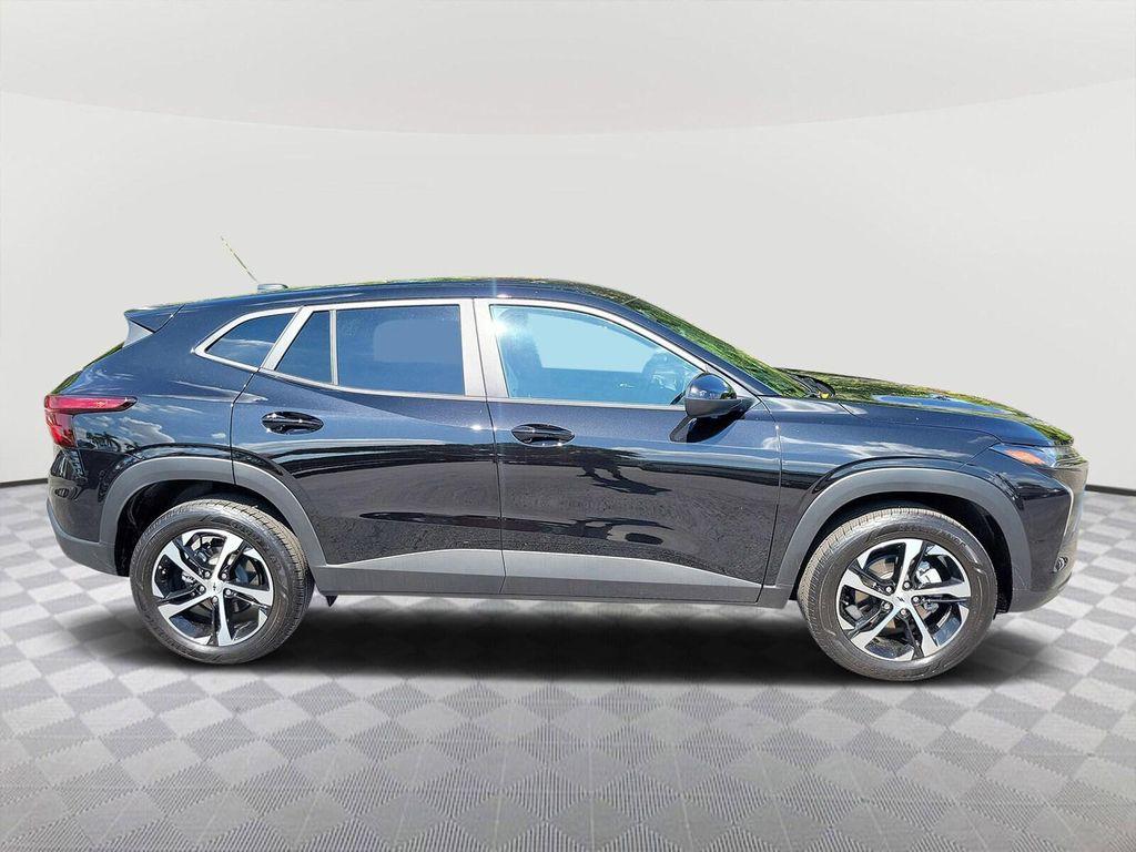 used 2025 Chevrolet Trax car, priced at $20,209