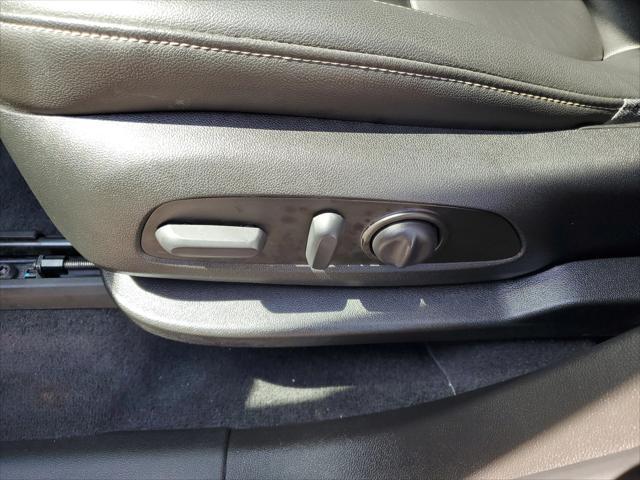 used 2023 Chevrolet Traverse car, priced at $28,995