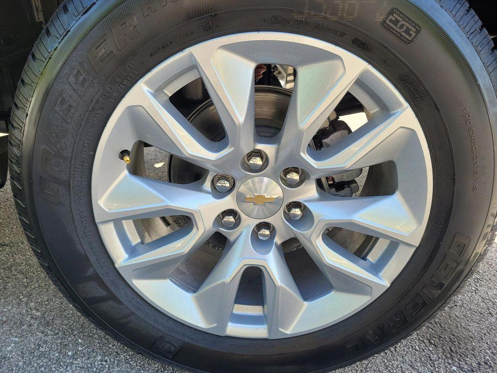 new 2026 Chevrolet Silverado 1500 car, priced at $42,195