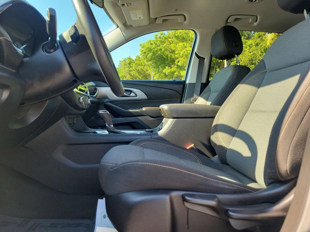 used 2020 Chevrolet Traverse car, priced at $16,999