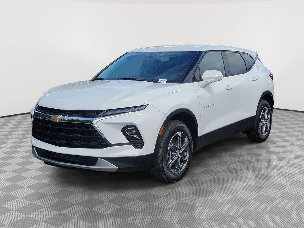 new 2025 Chevrolet Blazer car, priced at $31,268