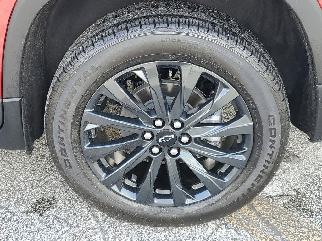used 2024 Chevrolet Traverse car, priced at $39,999