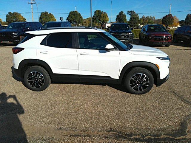 new 2025 Chevrolet TrailBlazer car, priced at $27,515