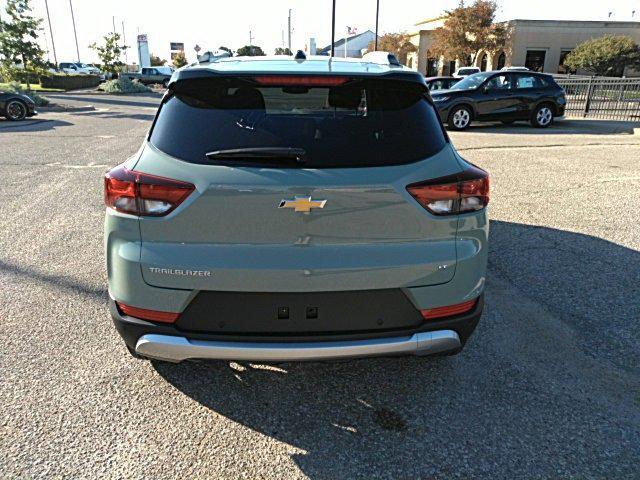 new 2025 Chevrolet TrailBlazer car, priced at $27,515