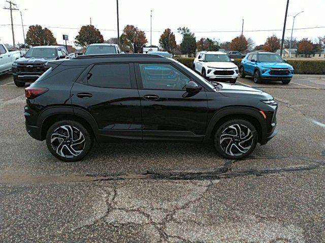 new 2025 Chevrolet TrailBlazer car, priced at $33,720