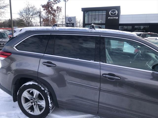 used 2019 Toyota Highlander car, priced at $22,997