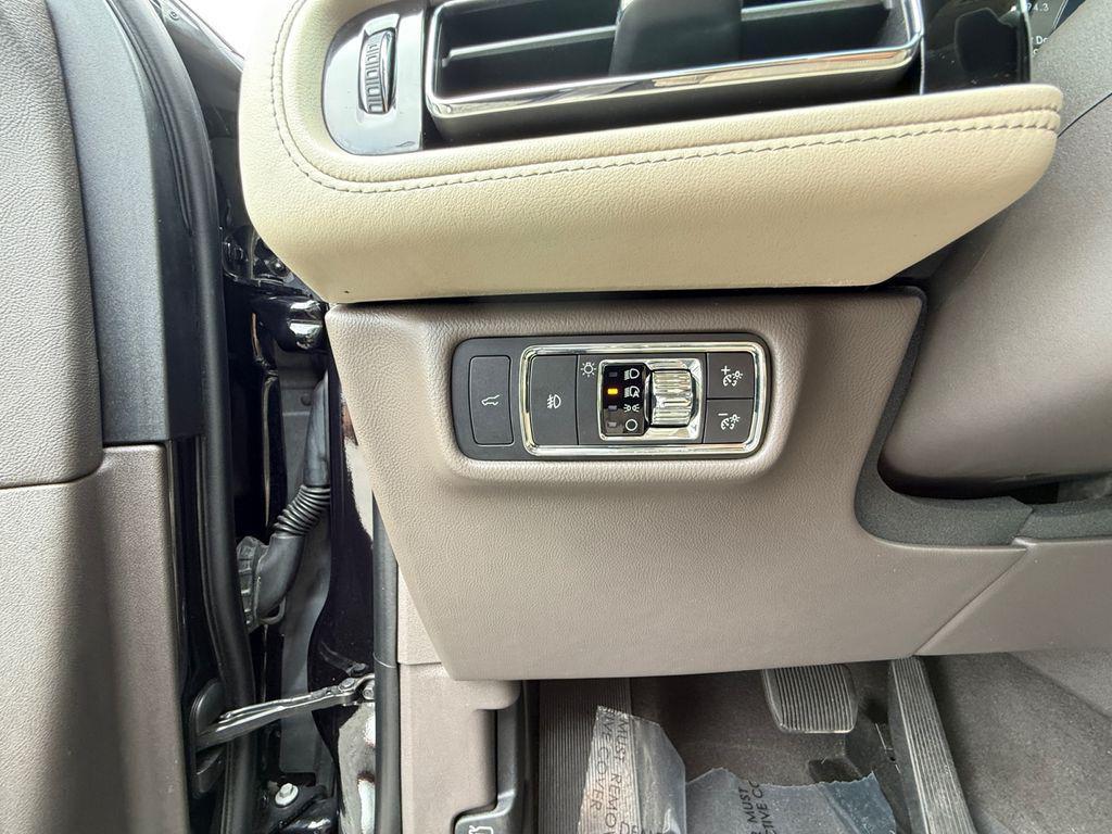 used 2020 Lincoln Aviator car, priced at $28,000