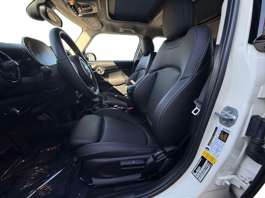 used 2023 MINI Hardtop car, priced at $25,000