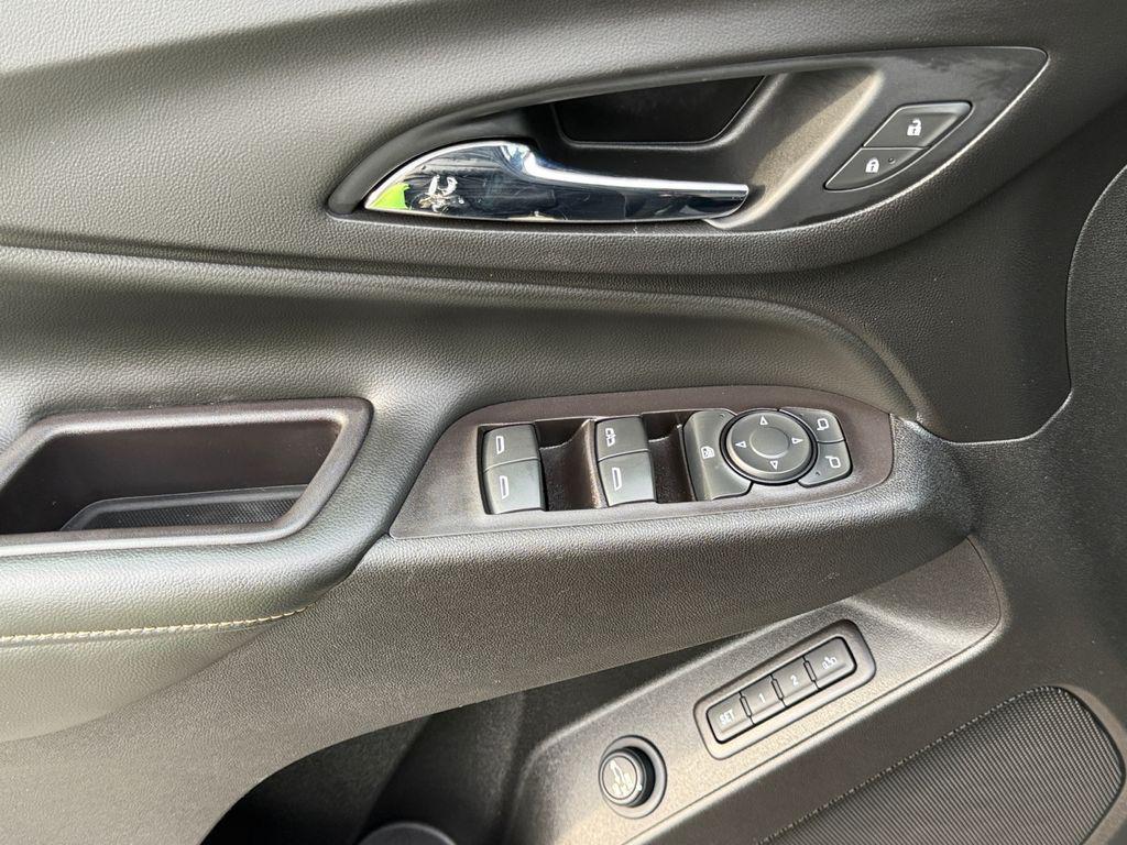 used 2021 Chevrolet Equinox car, priced at $21,000