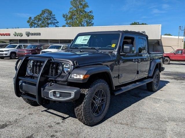 new 2024 Jeep Gladiator car, priced at $41,997