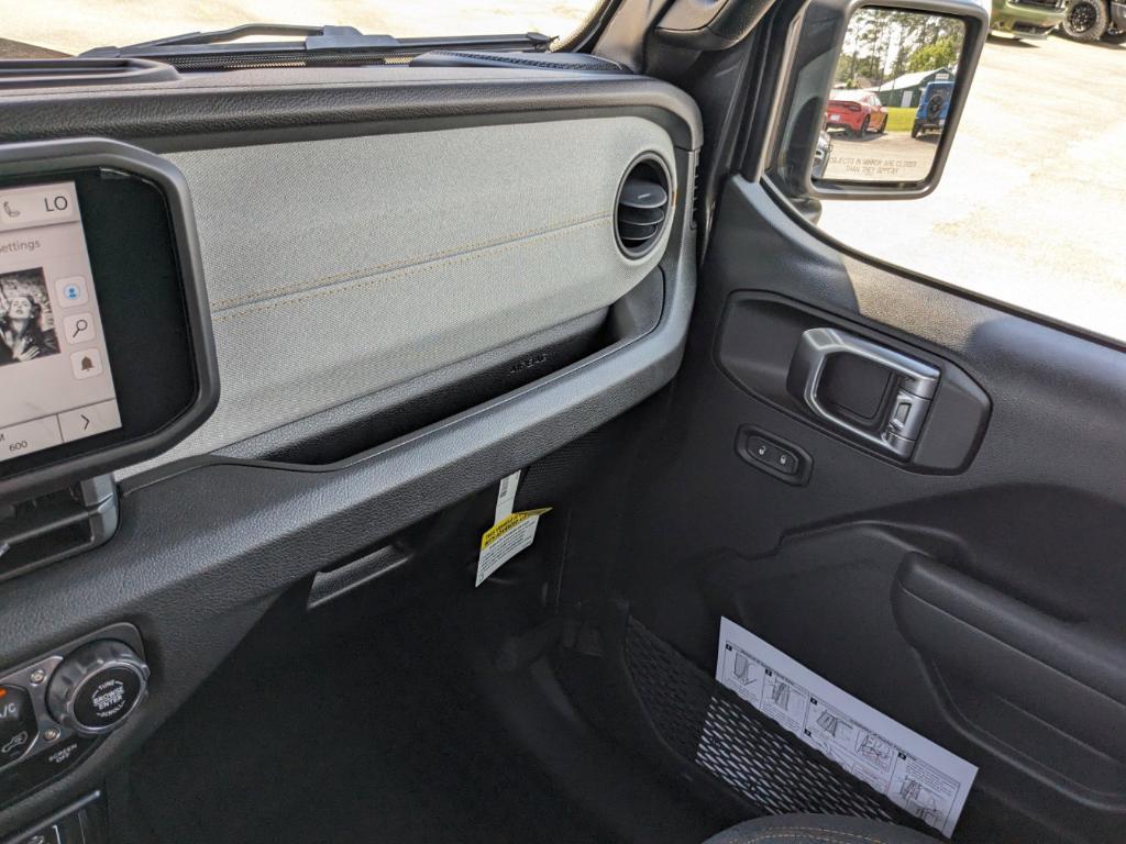 new 2024 Jeep Gladiator car, priced at $46,886