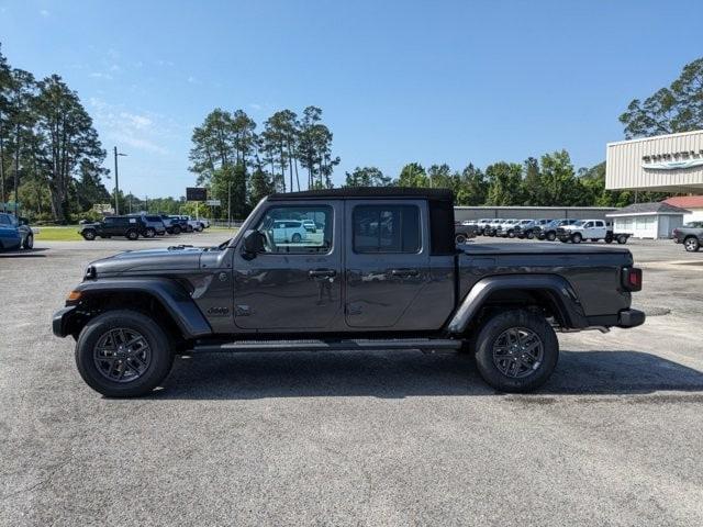 new 2024 Jeep Gladiator car, priced at $46,372