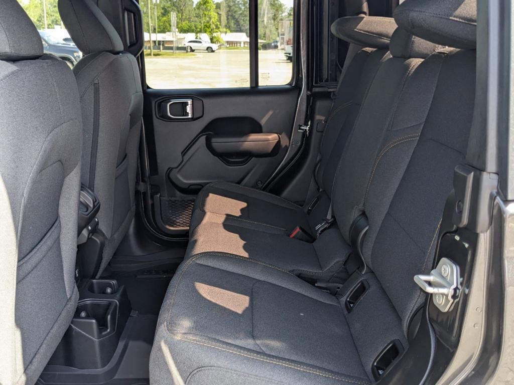 new 2024 Jeep Gladiator car, priced at $46,886