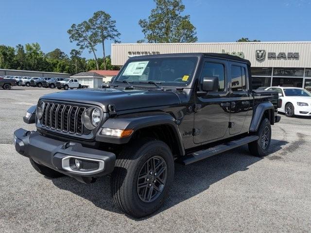 new 2024 Jeep Gladiator car, priced at $46,372