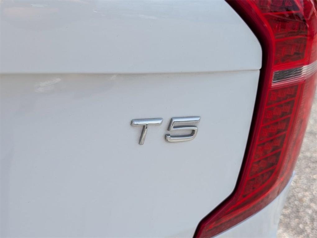 used 2020 Volvo XC90 car, priced at $20,795