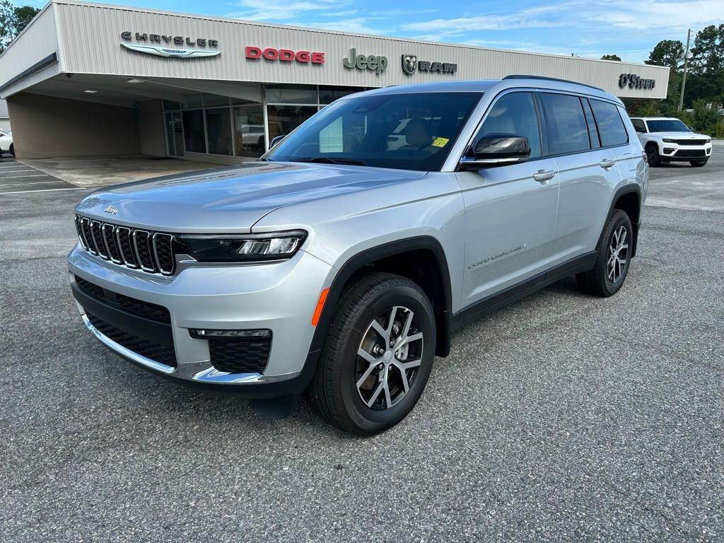 new 2025 Jeep Grand Cherokee L car, priced at $44,081
