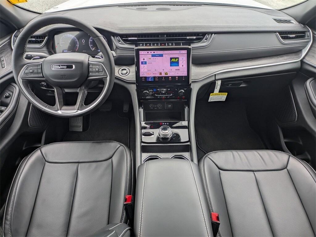 new 2025 Jeep Grand Cherokee car, priced at $51,198