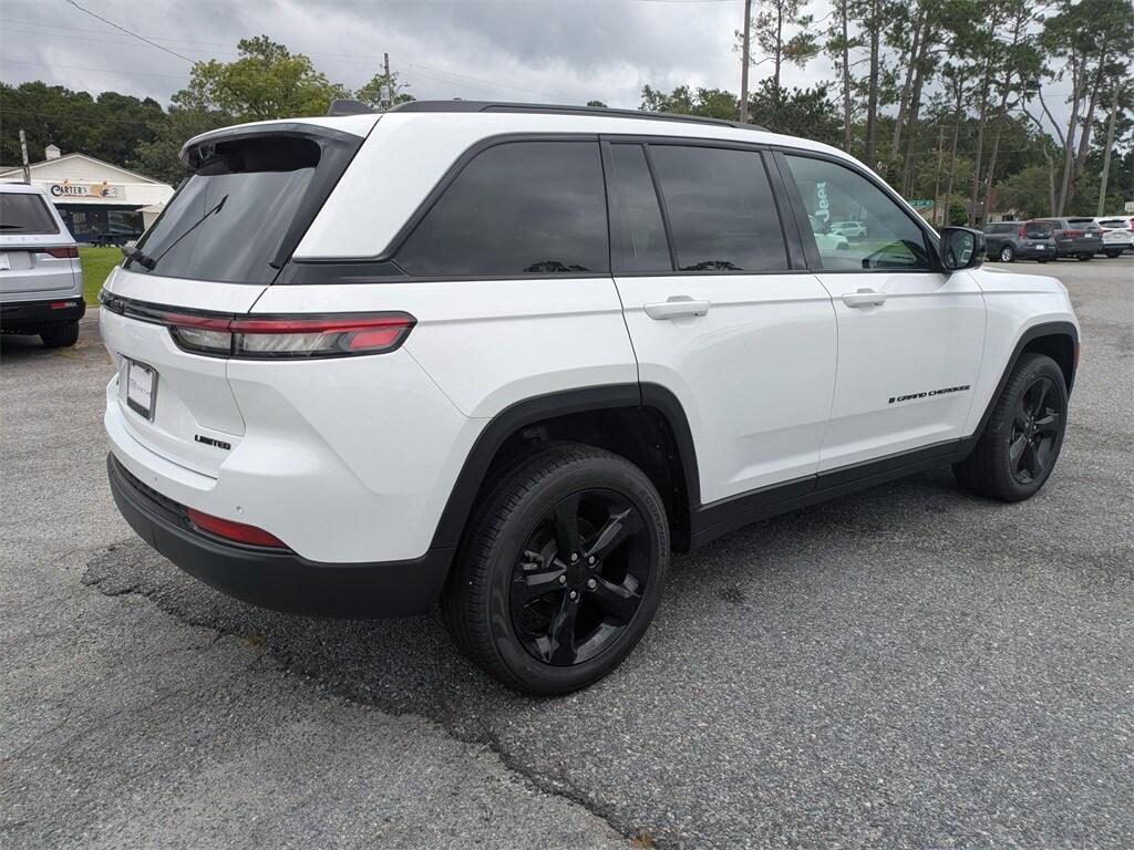 new 2025 Jeep Grand Cherokee car, priced at $51,198