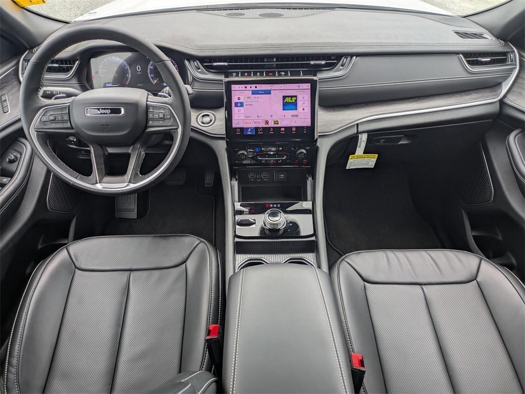 new 2025 Jeep Grand Cherokee car, priced at $49,198