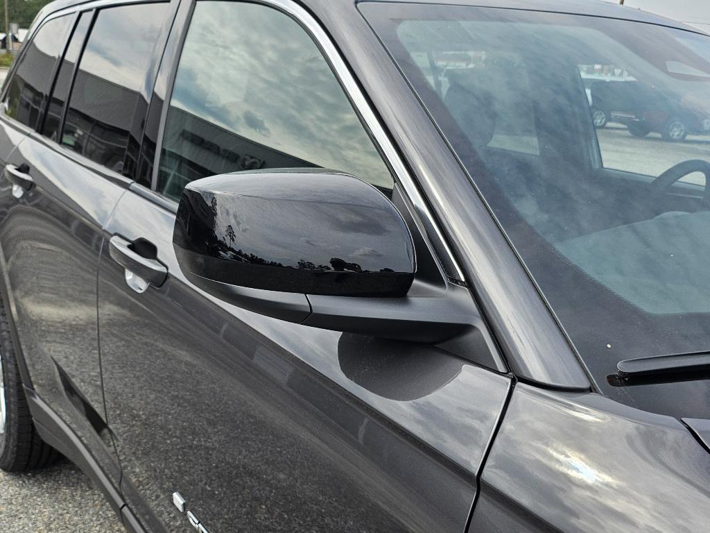 new 2025 Jeep Grand Cherokee car, priced at $38,548
