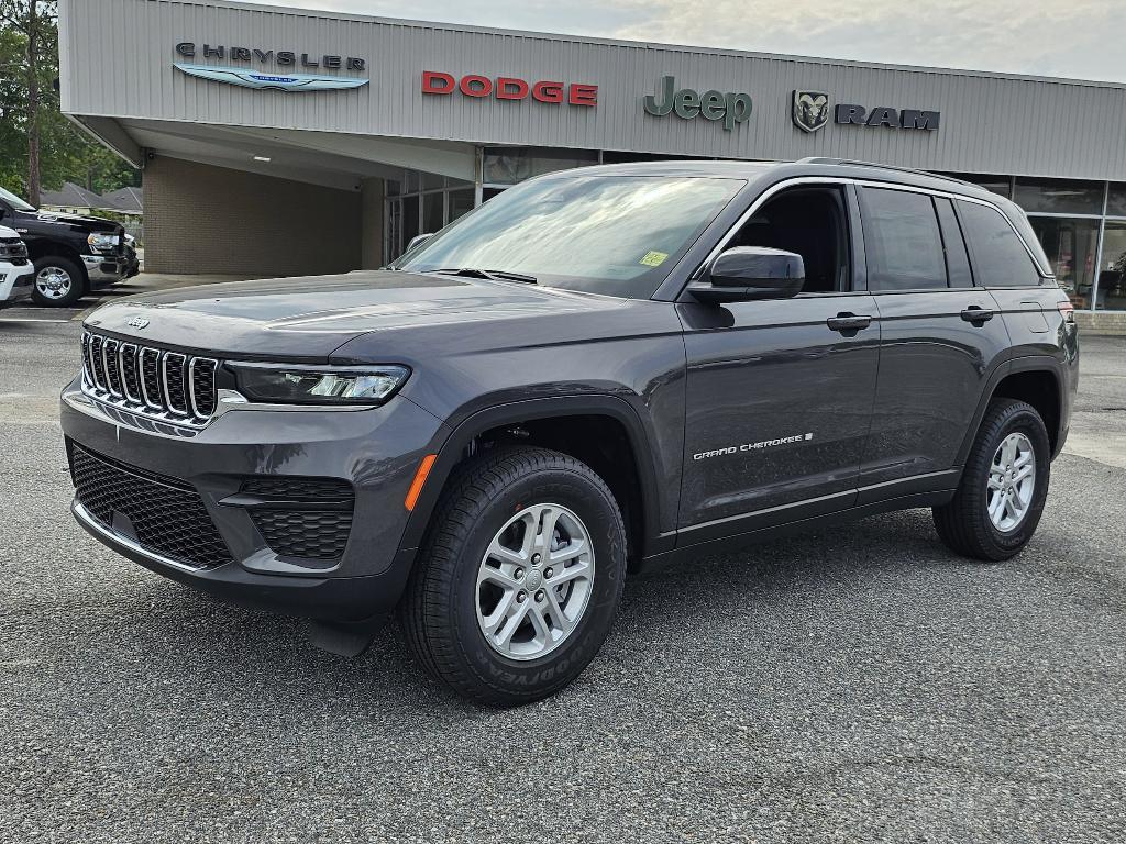 new 2025 Jeep Grand Cherokee car, priced at $38,548