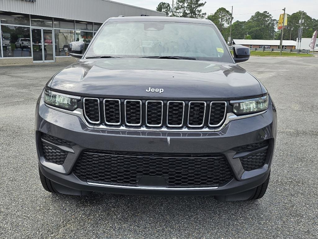 new 2025 Jeep Grand Cherokee car, priced at $38,548