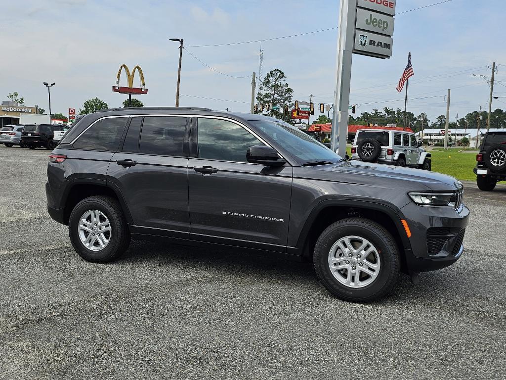 new 2025 Jeep Grand Cherokee car, priced at $38,548