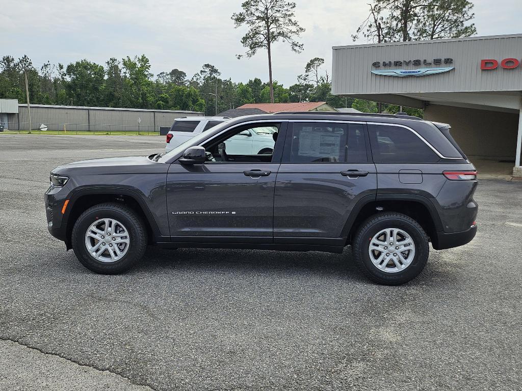 new 2025 Jeep Grand Cherokee car, priced at $38,548