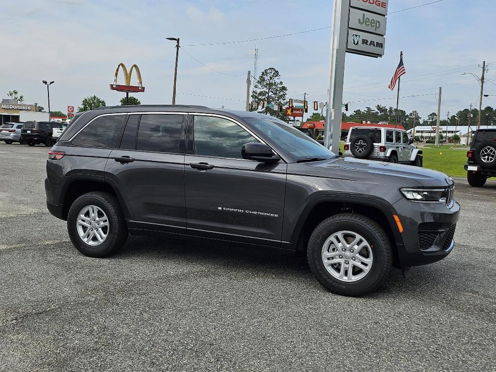 new 2025 Jeep Grand Cherokee car, priced at $38,548