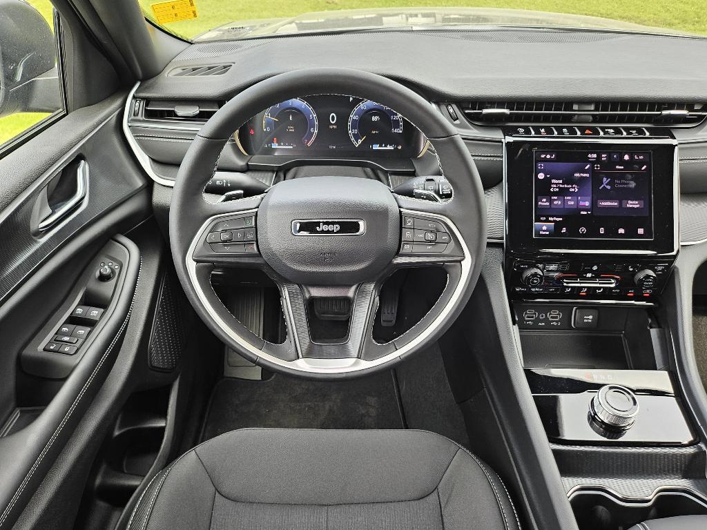 new 2025 Jeep Grand Cherokee car, priced at $38,548