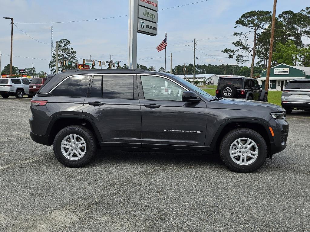 new 2025 Jeep Grand Cherokee car, priced at $38,548