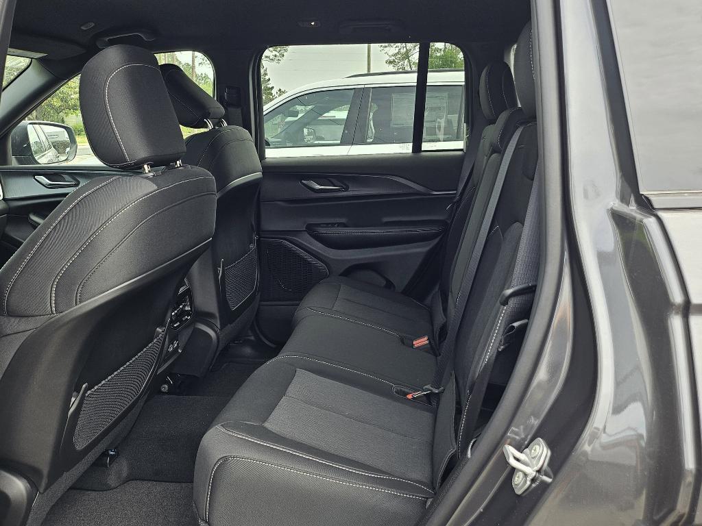 new 2025 Jeep Grand Cherokee car, priced at $38,548