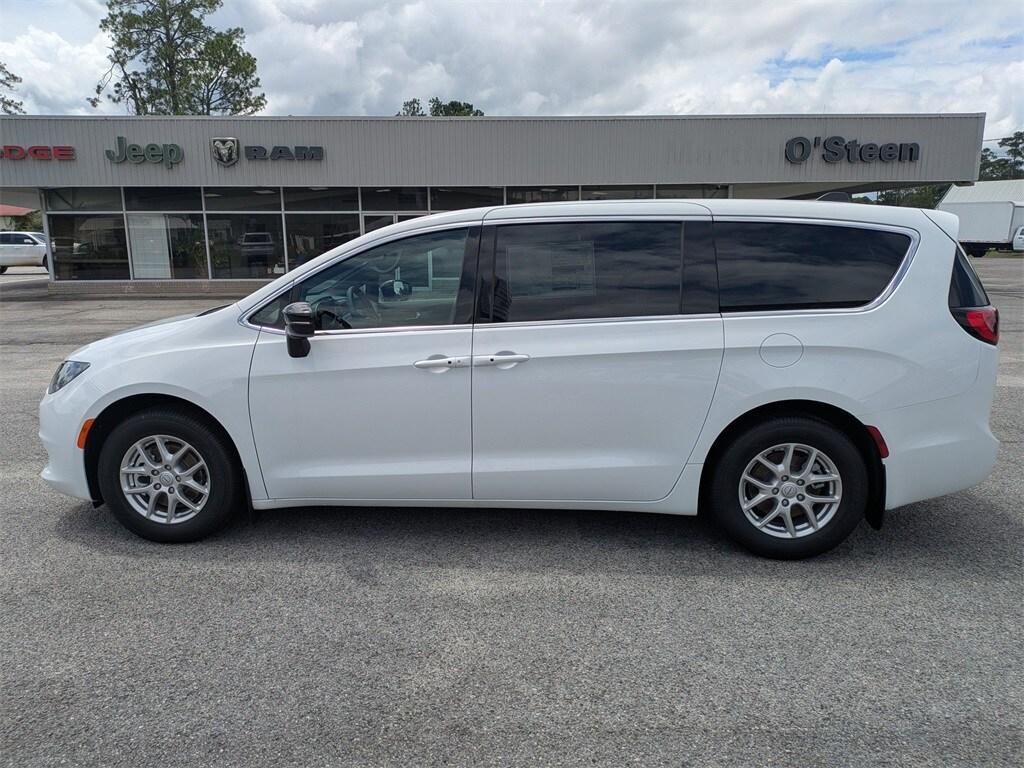 new 2025 Chrysler Voyager car, priced at $40,831